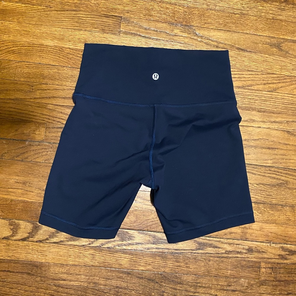 Lululemon Wunder Under 6” shorts